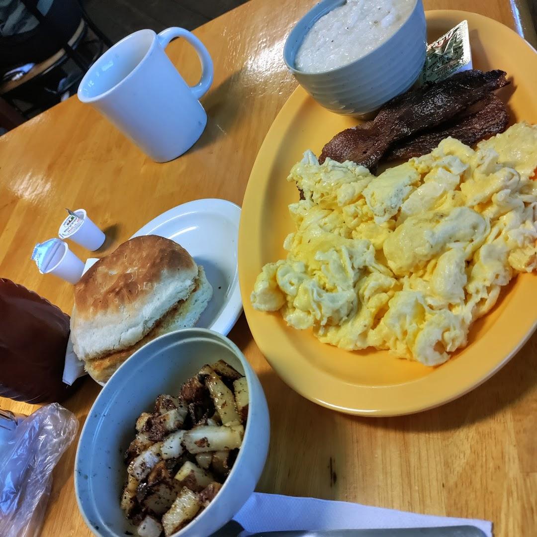 Clyde's Cozy Corner Cafe